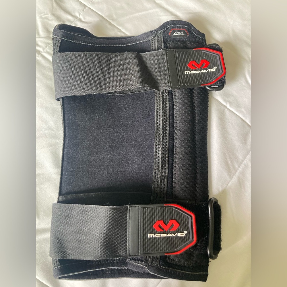 McDavid Black Knee Support Brace